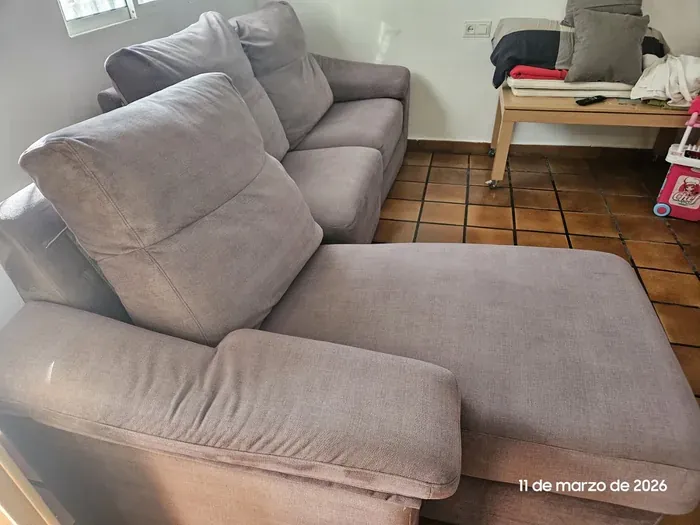 Sofá chaise longue limpio, foto subida por la clienta a su reseña de Google